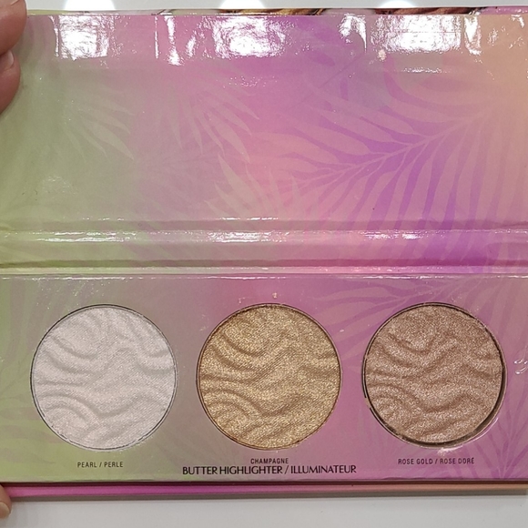 Murumuru Butter Highlight Palette - Picture 3 of 7